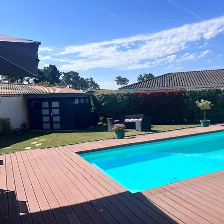 Climatisee Avec Piscine Et Pool House Atypique Villa *