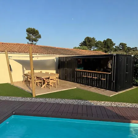 Climatisee Avec Piscine Et Pool House Atypique