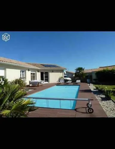 Climatisée Avec Piscine Et Pool House Atypique Biganos