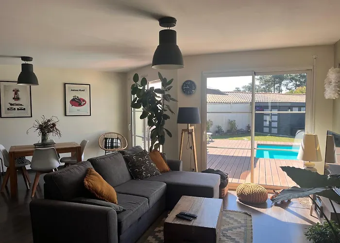 Climatisée Avec Piscine Et Pool House Atypique Villa *