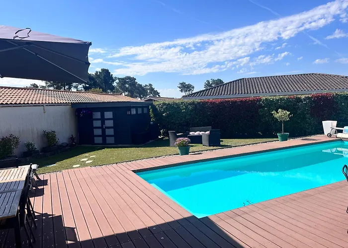 Climatisée Avec Piscine Et Pool House Atypique Villa *